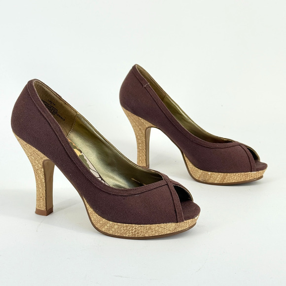 Madden Girl Shoes - Vtg Y2K Madden Girl Peep Toe Heels Lakita Brown Wedge Size 7 Retro Fabric